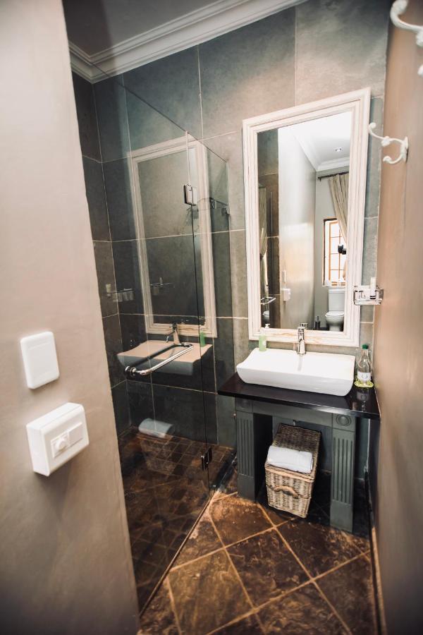 Godiva Spa & Guesthouse 格罗布勒斯达尔 外观 照片